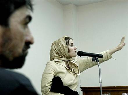شهلا جاهد و ناصر محمدخانی در دادگاه